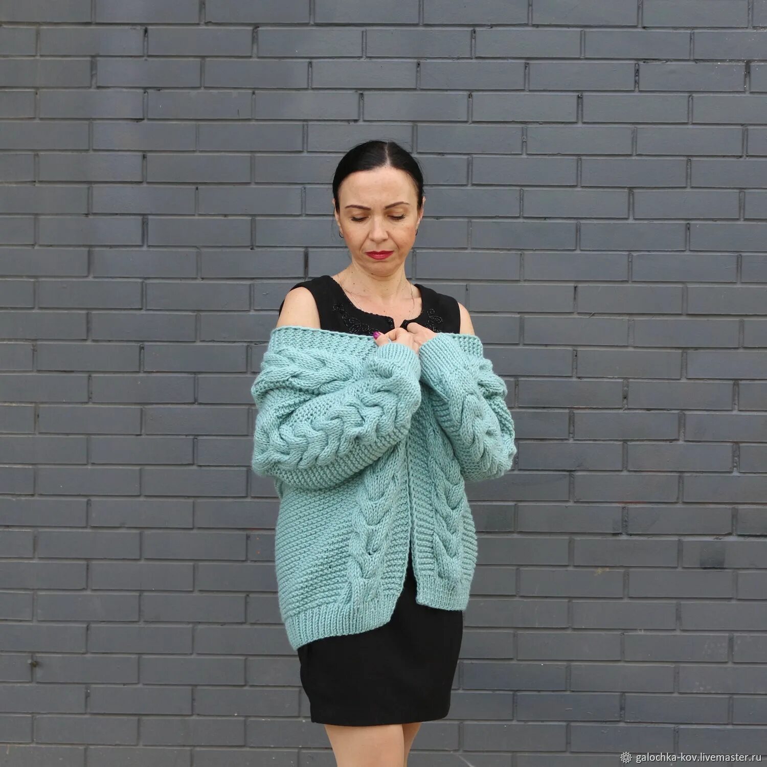 Кардиган василькового цвета. Кардиганы ростов. Кардиган узором малинка. Мохеровый кардиган от promod. Кардиган малинки.