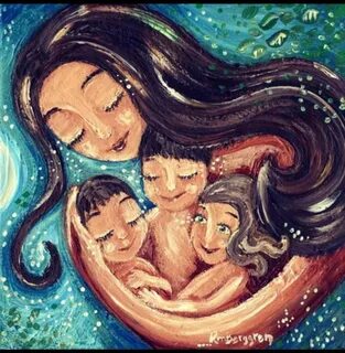 Картина мама с тремя детьми - Фотобанк
