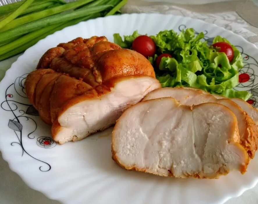 Из куриного филе пасторма. Пастрома индейки. пастрома куриная. пастрома из курицы. пастрома из куриного филе.