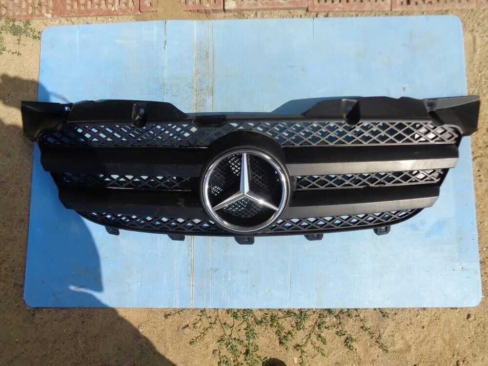 Решетка радиатора мерседес спринтер 903. Решетка радиатора спринтер 313. Решетка радиатора спринтер. Решетка радиатора спринтер классик 311. Решетка радиатора мерседес спринтер.