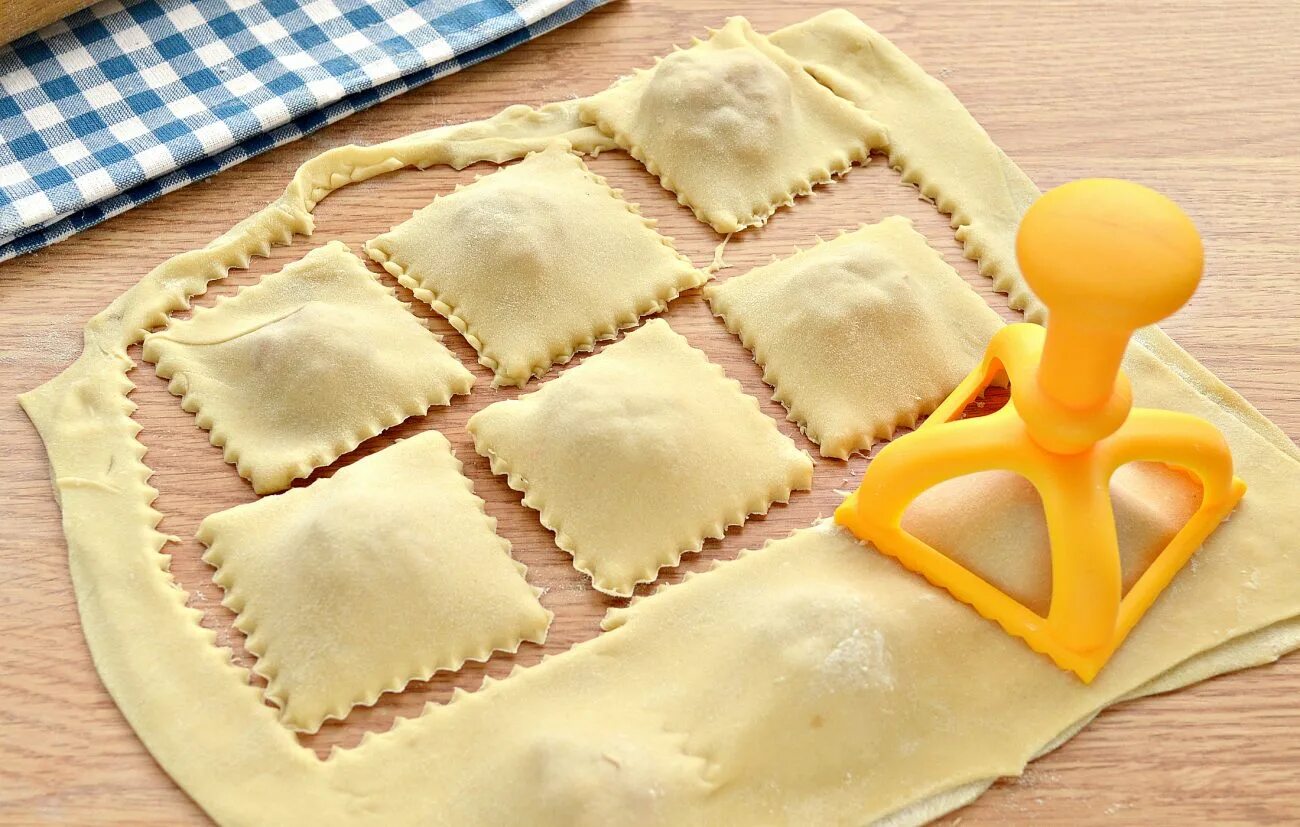 Meat & Spinach Ravioli Recipe Ricette ravioli fatti in casa, Ravioli fatti in ca