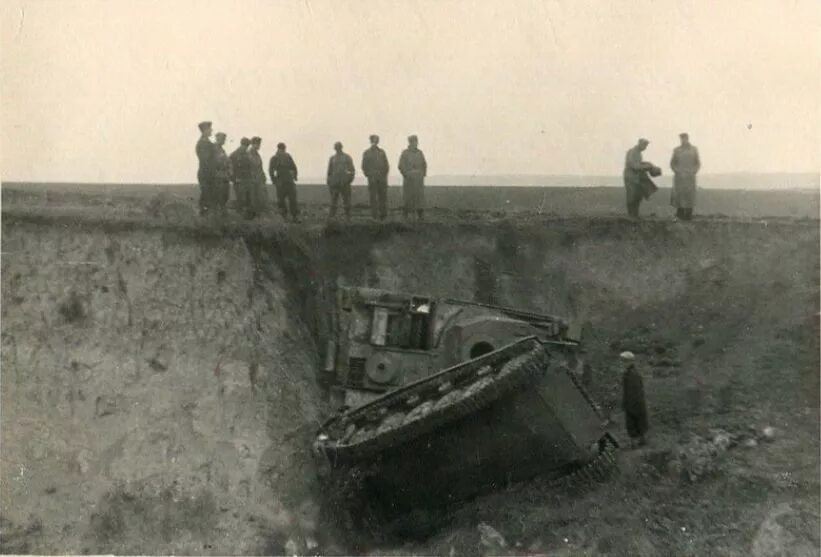 Рвов 34. Фашина из хвороста. Противотанковый ров ярославль 1941. Т-34 противотанковой ров. Рвов 34.