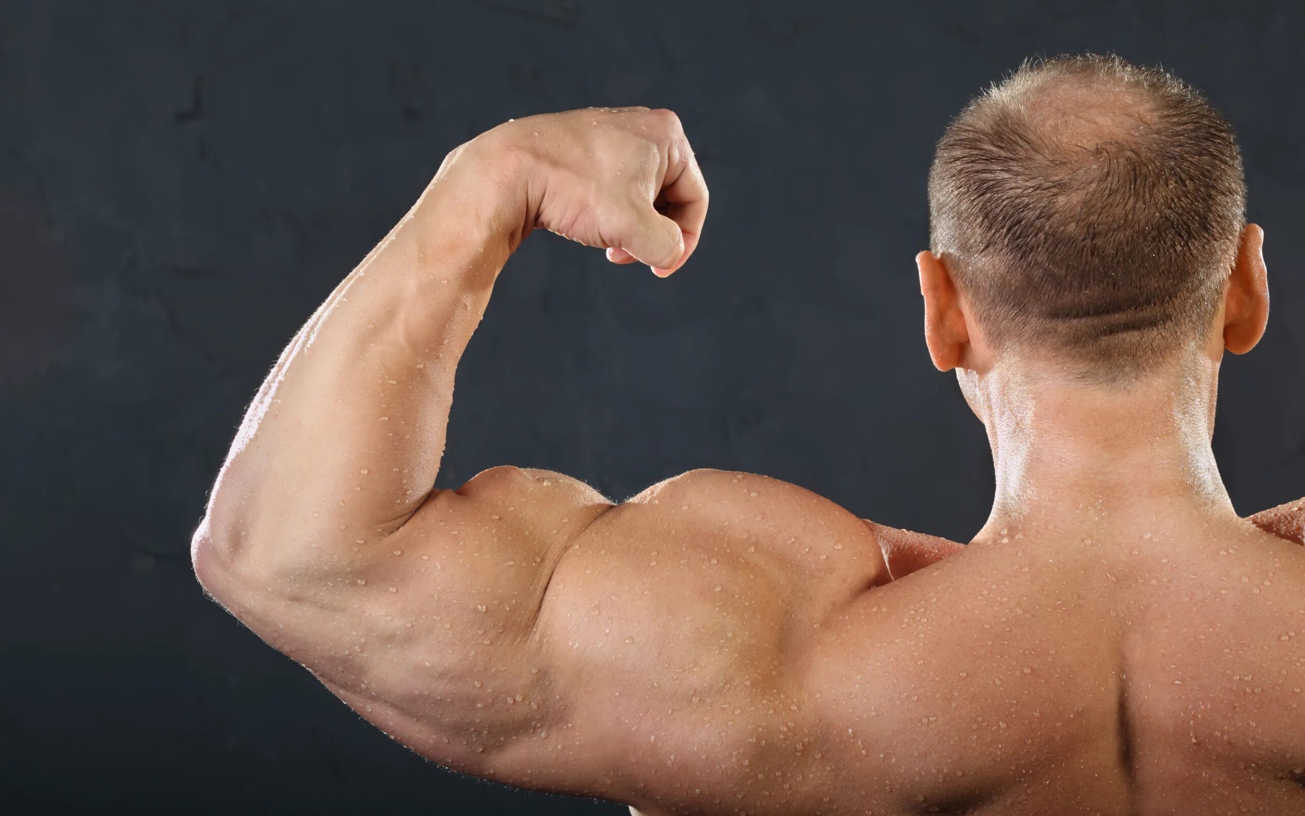 Накаченные руки. Arming man. Сильные мужские руки. Arming man. Бицепс.