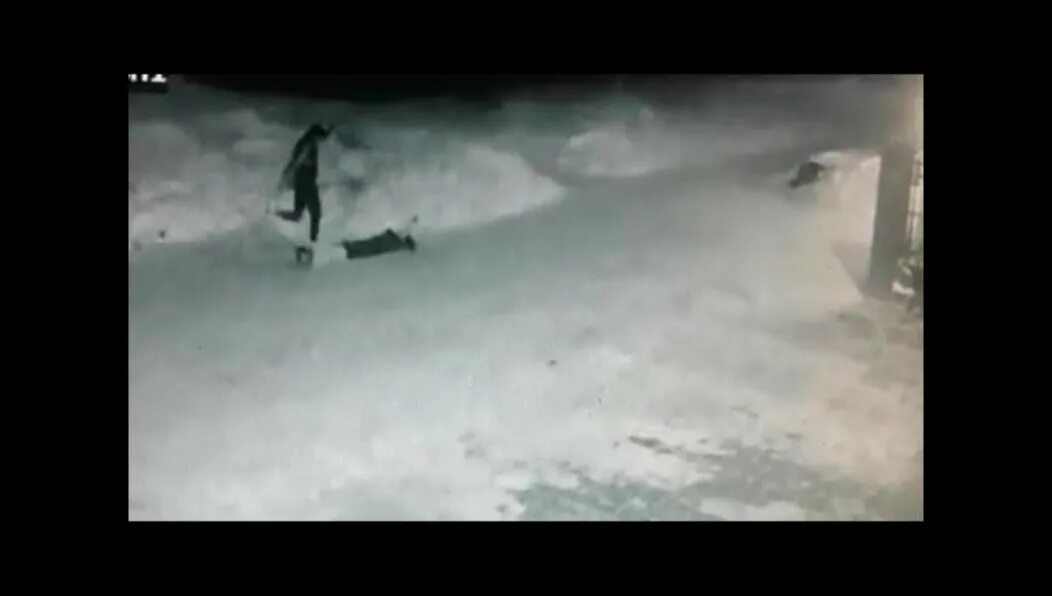 Камчатка мужчина избил. Избитый человек на снегу. Фото избитого человека на снегу.