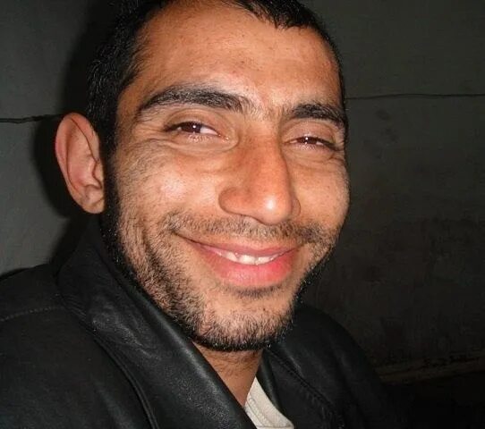 кавказец в папахе. кавказская овчарка прикол. кавказские приколы. грузин с рогом.