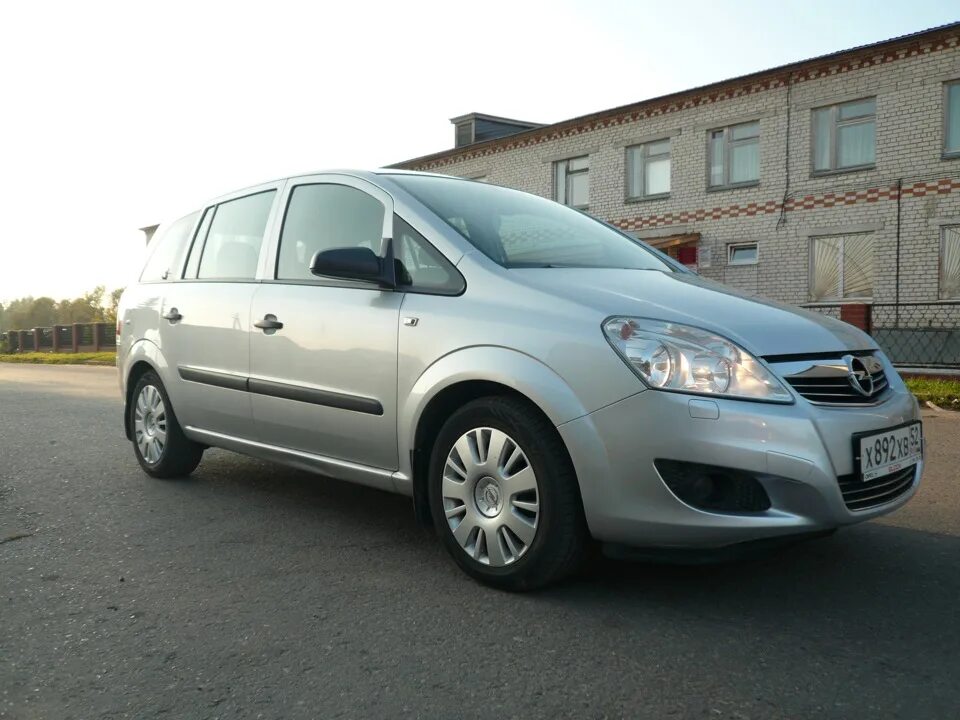 Опель зафира б годы выпуска. Опель Зафира 1.6. Opel Zafira 1.9 at, 2010. Опель Зафира б 1.6. Опель Зафира 2008 год 2.2 объем.