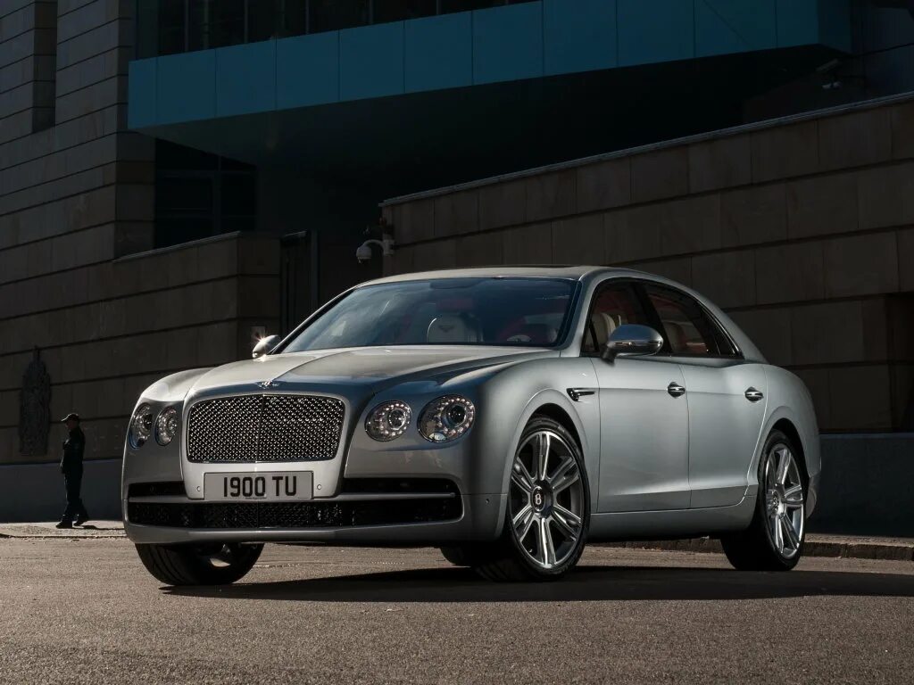 Бентли flying spur. Bentley Flying Spur v8 2022. Bentley Continental Flying Spur 2014. Bentley Flying Spur 2014. Bentley Continental Flying Spur v8.