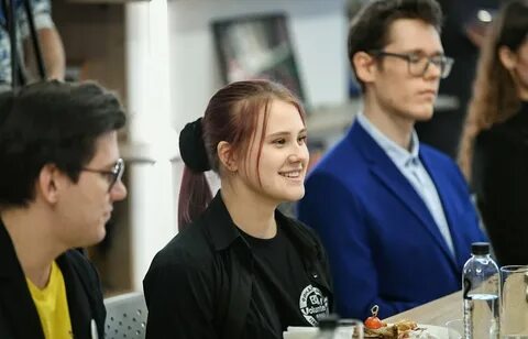 Ответил на вопросы студентов