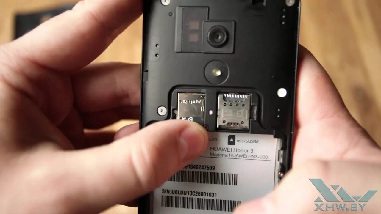 Как вставить симку в хонор. Как поставить симку в huawei. huawei вставить симку. huawei как установить симку. как вставить симку в смартфон huawei.