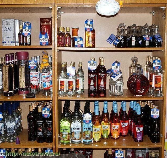 Воронежский лвз продукция. Сыктывкарский ликеро-водочный завод продукция. Новокузнецкий ликеро-водочный завод. Ликеро водочный завод фирменный магазин. Ярославский ликёро-водочный завод ассортимент.