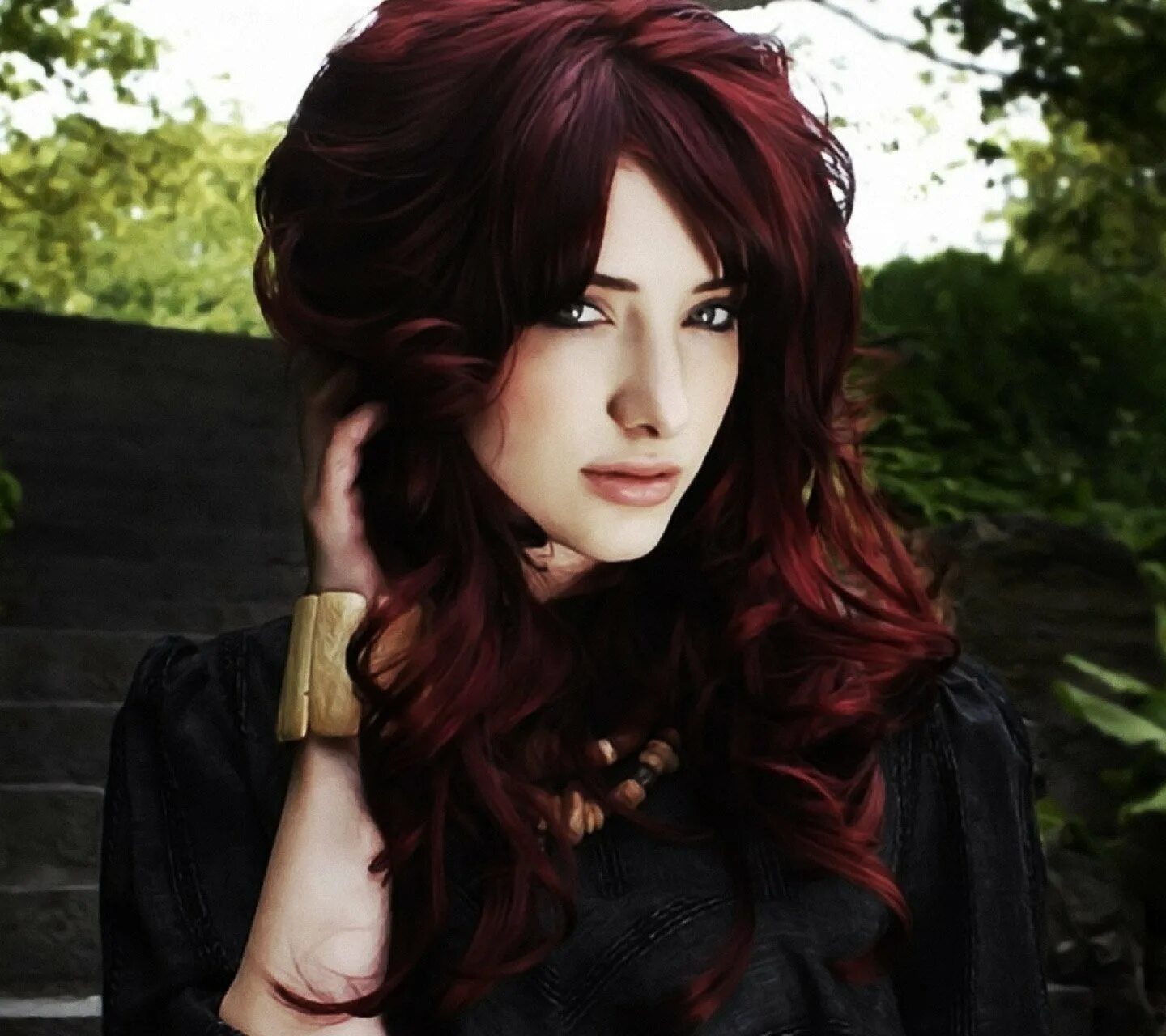 Красные волосы мамы. Эстель бургунди махагон. Бургундия махагон цвет волос. Бордовый цвет волос. Красные волосы.