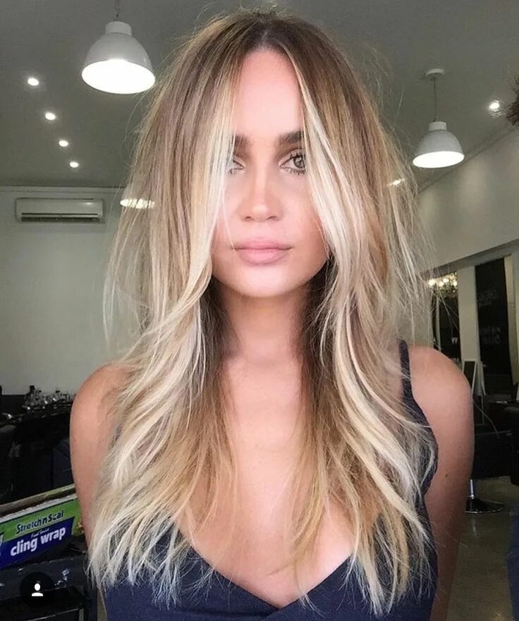 Ombre Medium long hair blonde hairstyle for women Shoulder length hair balayage,