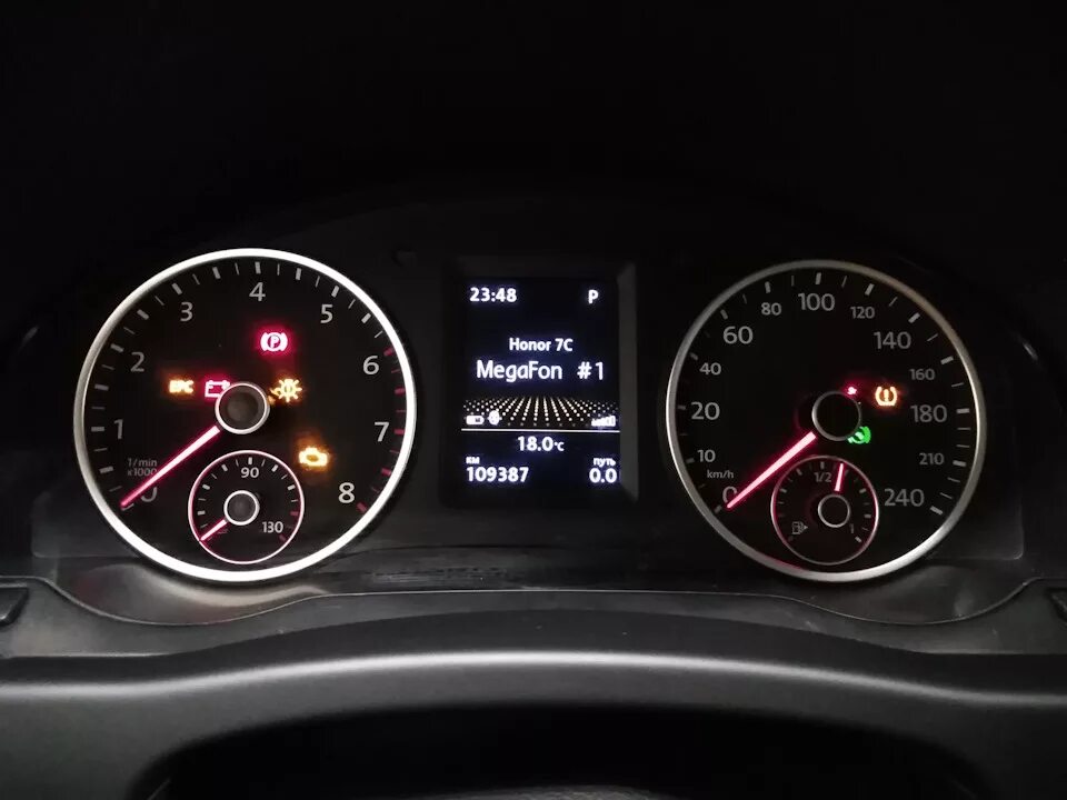 Приборная панель тигуан 1. Приборка фольксваген тигуан 2009. приборная панель volkswagen tiguan 2009. приборная панель фольксваген тигуан 2012.