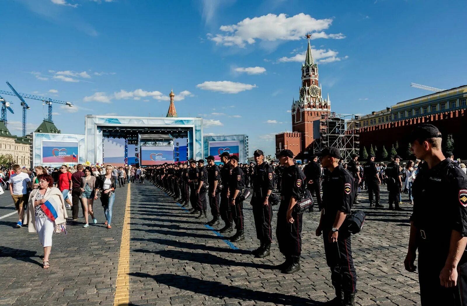 Красная площадь праздник. Концерт на красной площади. Праздник на площади. День России в Москве.