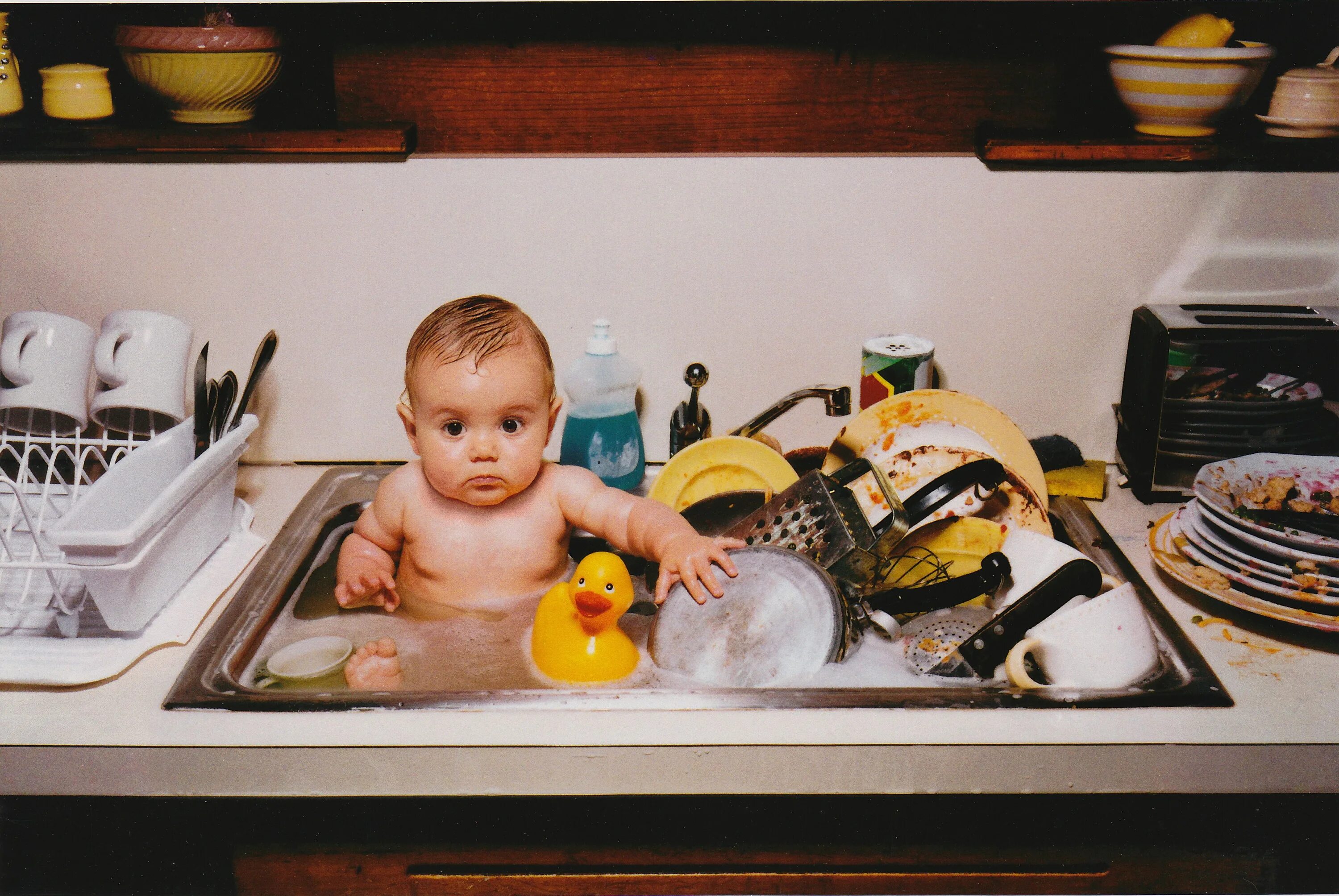 Be safe in the kitchen. Опасности на кухне. Be safe in the Kitchen Постер. Baby in the Kitchen. Be safe in the Kitchen 5 класс.