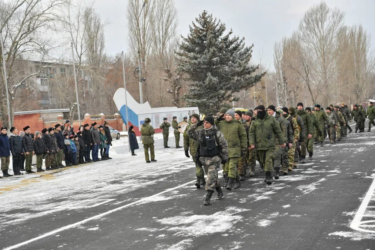 15 апреля 16 12. Военные в Макеевке. Мобилизованные Саратов. Мобилизация вчера в Саратове. Военная база Саратов.