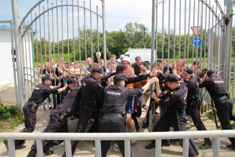 Пресечение массовых беспорядков. Полиция на спортивных мероприятиях. Групповые нарушения общественного порядка. Групповых нарушений общественного порядка и массовых беспорядков. Предупреждение массовых беспорядков