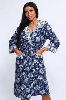 Халат астындағы жалаңаш құланның фотосы