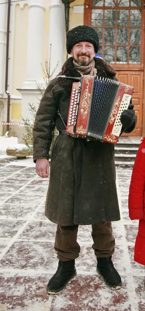 Ушанка валенки. Мужчина в валенках. Русский в шапке ушанке и валенках. Телогрейка и валенки. Тулуп и валенки.