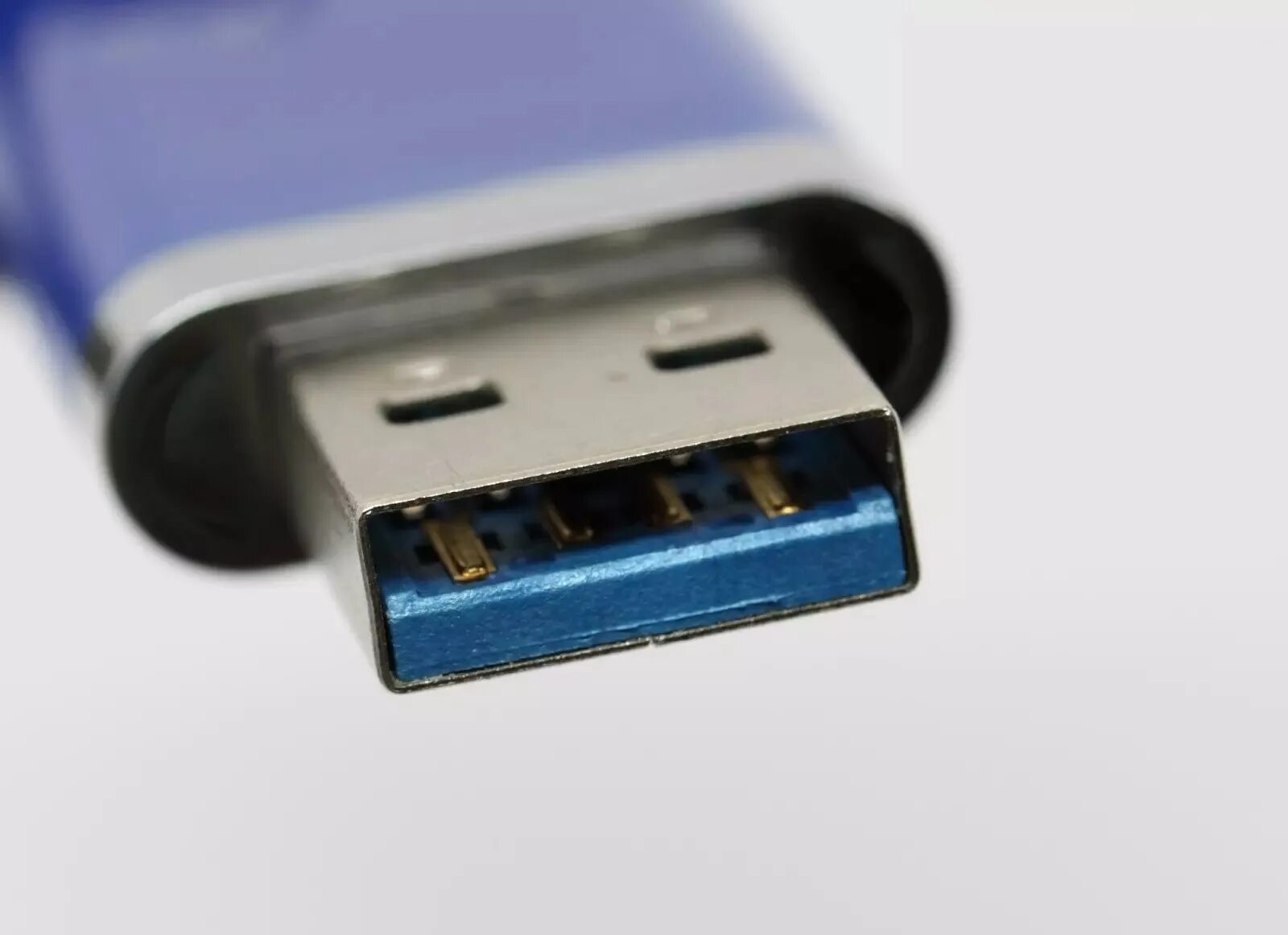 Разъем юсб 3.0. Флешка юсб 3.0. USB 3.0 И USB 2.0 отличие разъемов. USB 2.0 разъём u034. Как отличить usb