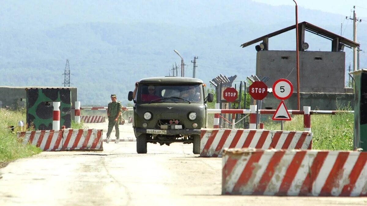 Базов post. Блокпост Дагестан. Блокпост в горах Чечни. КПП контрольно пропускной пункт в Грозном.