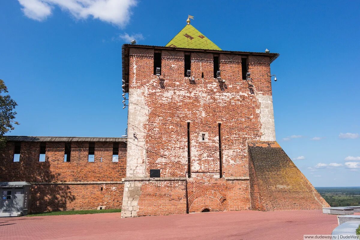 Никольская башня Нижегородского Кремля. Георгиевская башня Нижегородского Кремля. Нижегородский Кремль. Никольская башня ворота. Дмитриевская башня Нижегородского Кремля. Нижегородский кремль нижний новгород сколько башен