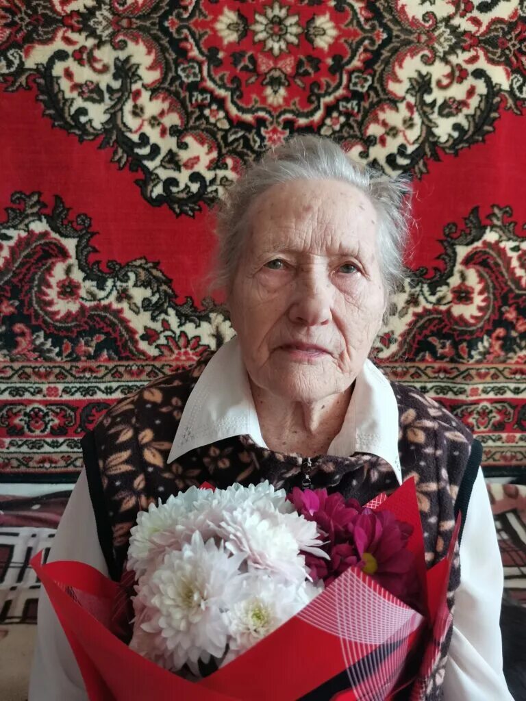 Женщина 90 лет. Фото женщин 90 годов. 93 Год женщины в России.