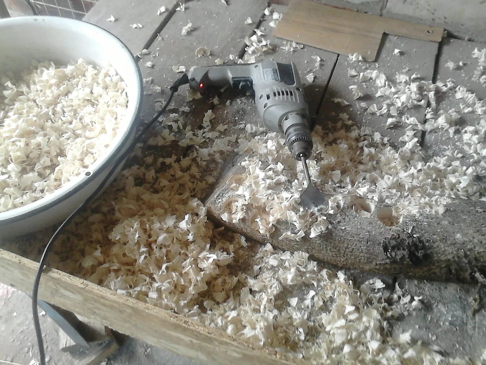 станок для изготовления стружки древесной для копчения. как сделать опилки своими руками. как сделать опилки своими руками. заготовка щепы для дымогенератора. как сделать опилки своими руками.