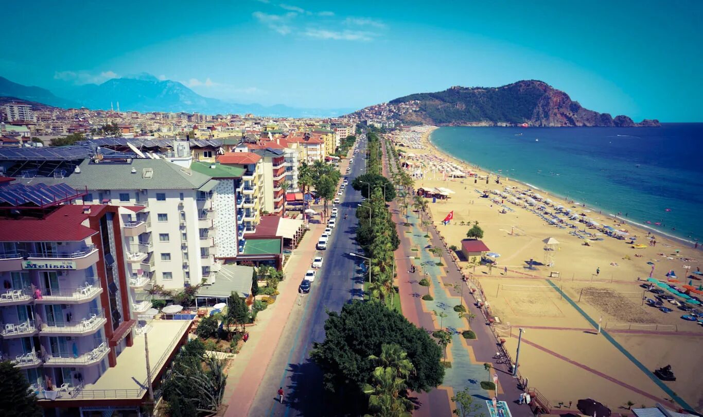 Alanya turkey. Турция Алания пляж Клеопатра. Аланья Турция центр города. Аланья пляж Клеопатры. Отель аладиния Алания Турция пляж Клеопатра.