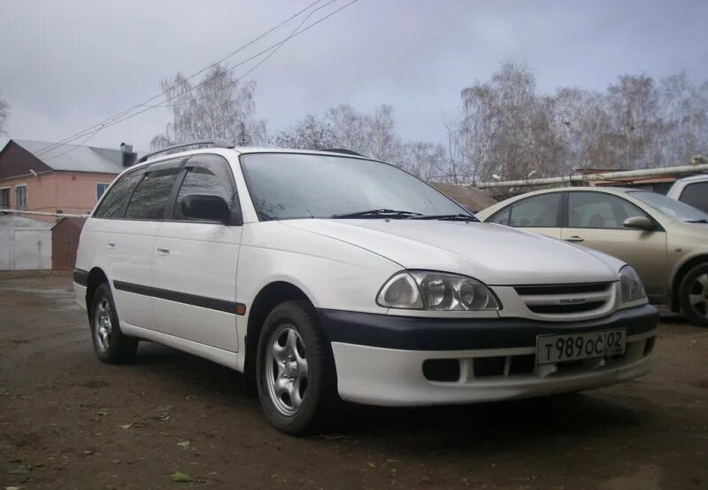 Тойота калдина 97 год. Тойота калдина 97 года. Тойота калдина 1997 вид спереди. Калдина 1997 дизель 2c кронштейн мкпп. Калдина 97.