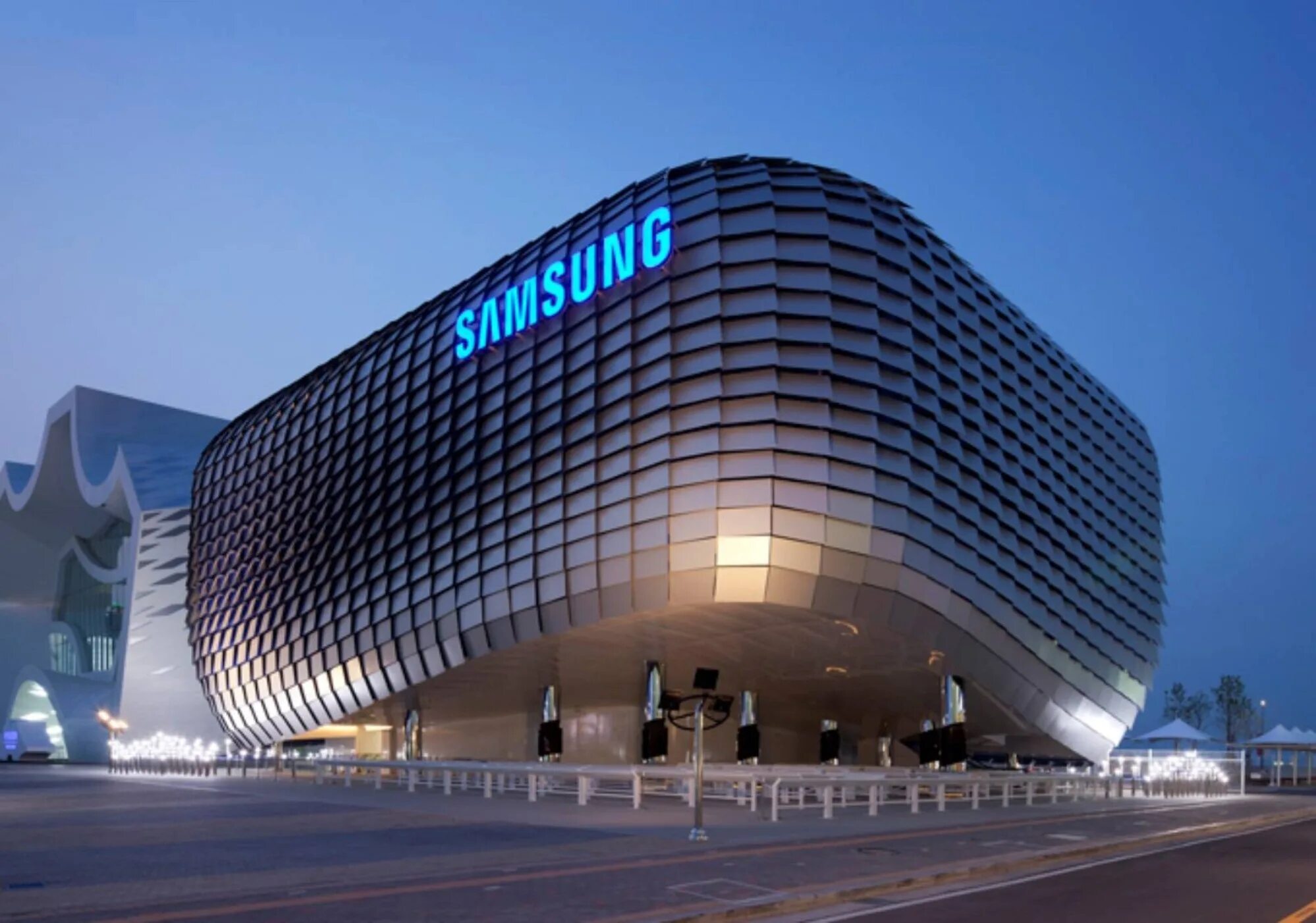 Сеул самсунг. Samsung group южная корея. samsung electronics. здание самсунг в корее. офис самсунг в южной корее.