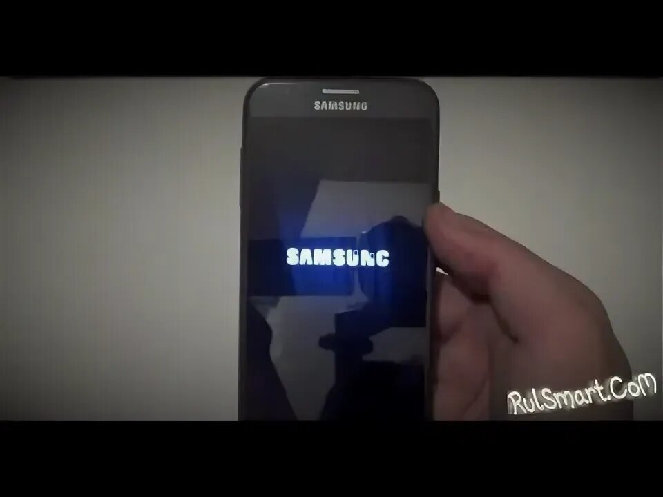 Samsung завис. Смартфон зависает на заставке включения. Завис телефон. Зависает смартфон Samsung. Samsung сгорел