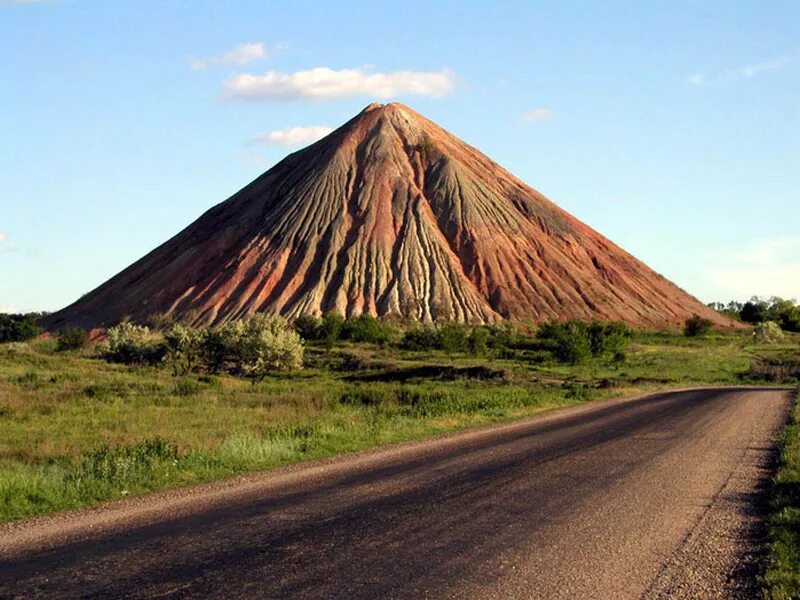 антропогенные формы рельефа. формы рельефа луганщины. антропогенные формы рельефа. что такое антропогенные формы рельефа. влияние деятельности человека на рельеф.