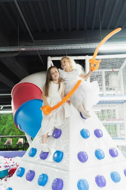 Kids castle новокосино. Кид кастл митино. Kids castle новокосино. Kids castle новокосино. Тц родник новотушинский.