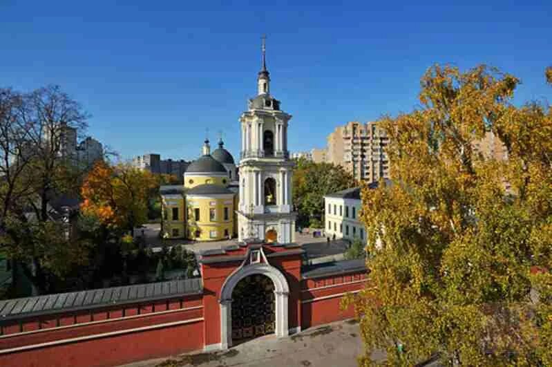 Покровский ставропигиальный женский монастырь. Покровский женский монастырь Москва. Покровский старопигальский женский монастырь Москва. Матрона Московская монастырь.