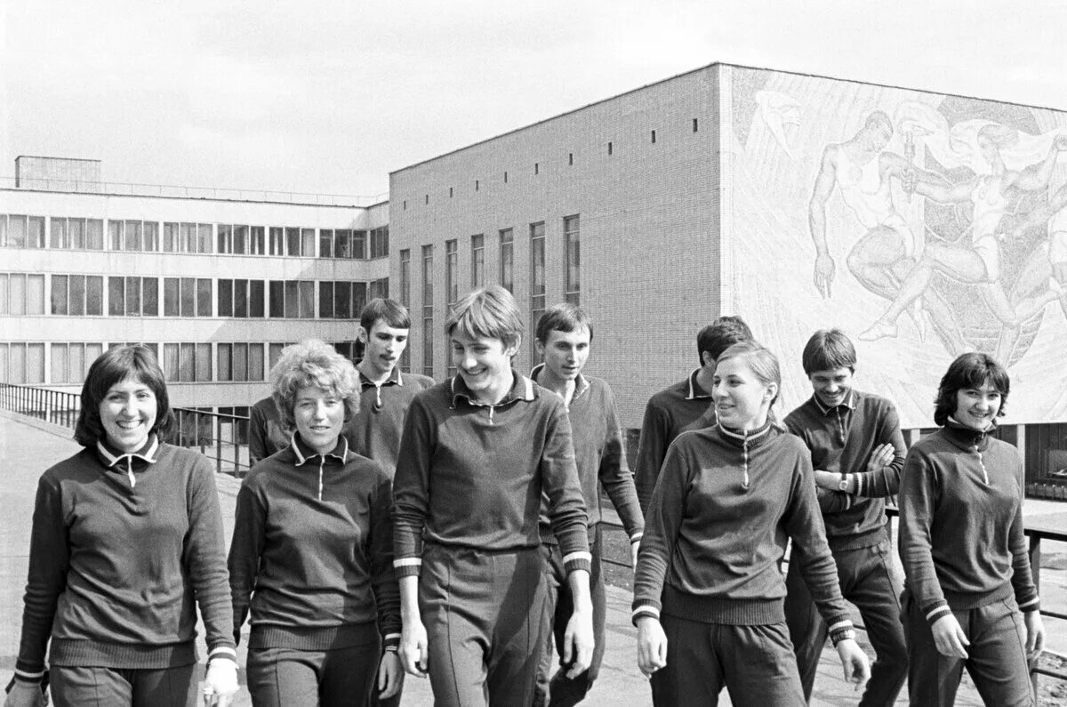 Молодежь 1975. Студенты института физической культуры ссср. 1975 год ссср. студенты 1970 х годов. советские студенты 80-х.