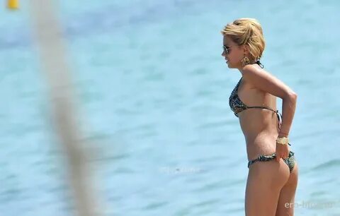 Sylvie Van Der Vaart Nude (134 photos) .