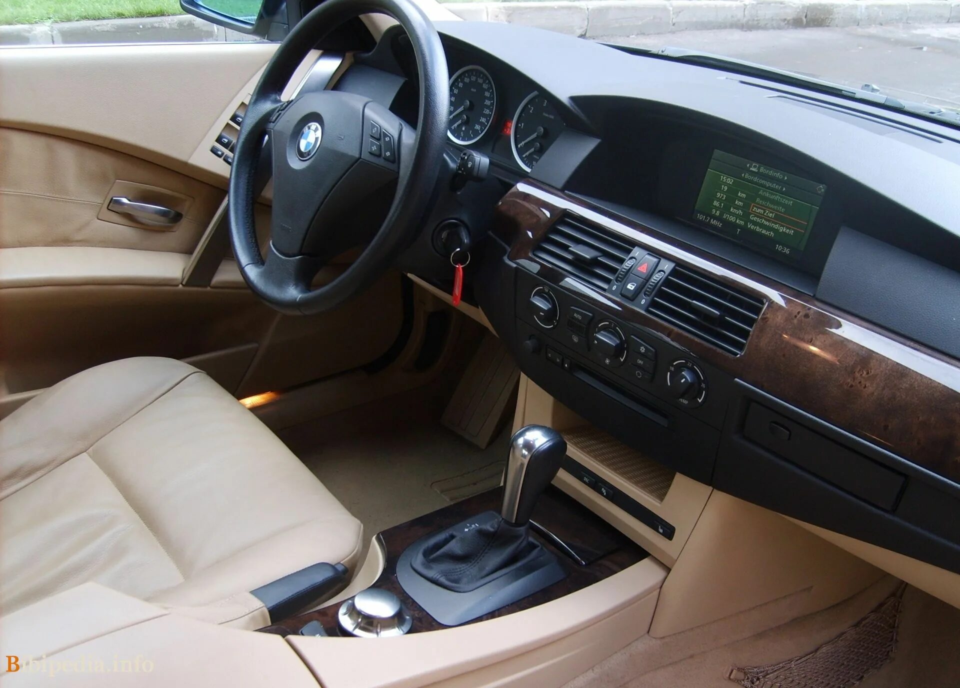 BMW e60 2004 салон. БМВ 525 е60 2005. БМВ 525 е60 2006. БМВ е60 2006. Бмв е60 2004
