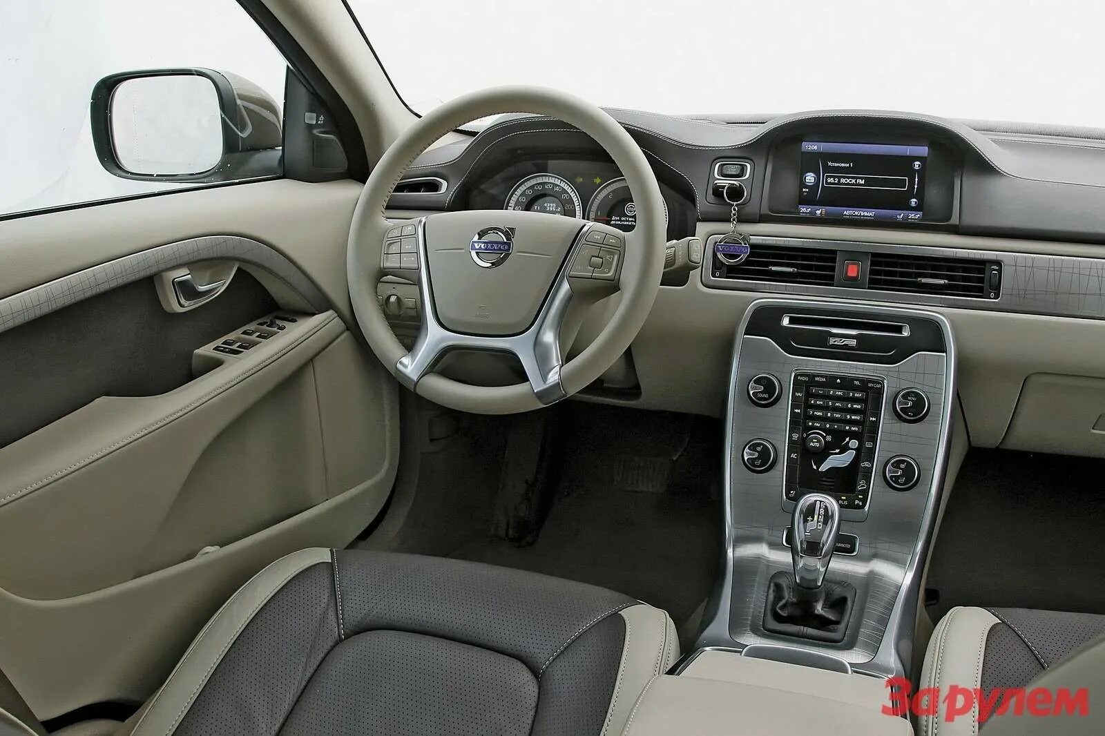 Volvo xc70 салон. Volvo xc60 2010 салон. Вольво хс70 салон. Volvo xc70 2008 салон.