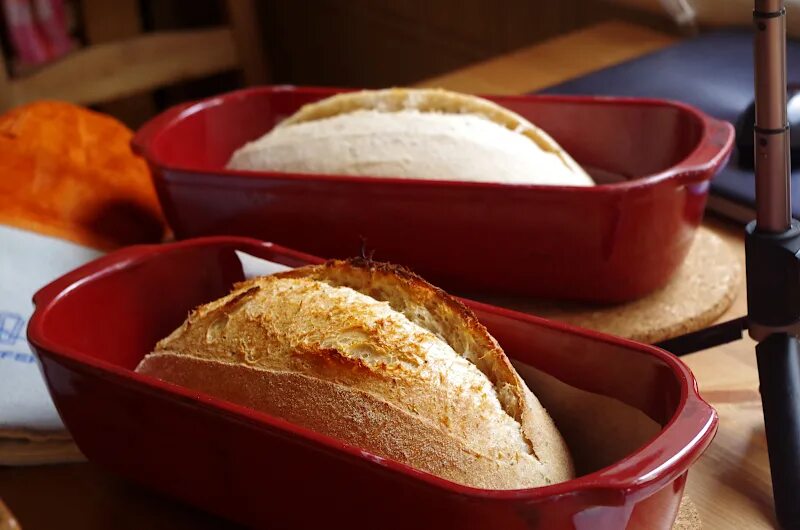 Утятницы для выпечки хлеба. Колпак для выпечки хлеба. Разогретый хлеб. " Хлеб под колпаком".