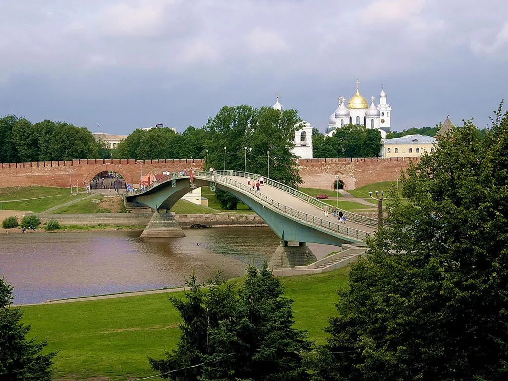 Великий новгород остановиться. Великий Новгород достромичательности. Великий Новгород достопримечательнос. Великий Новгород Великий Новгород. Великий Новгород Кремль летом.