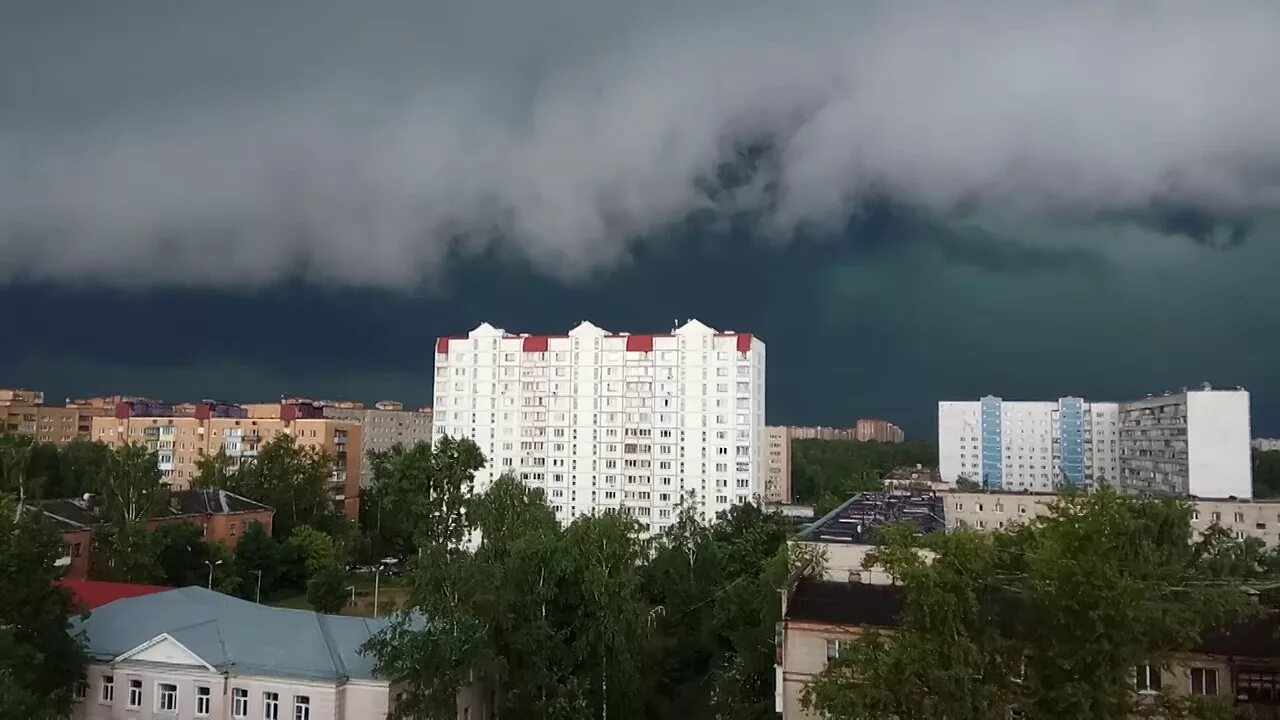 Гроза в Лобне. Лобня 2000. На Смоленск надвигается ураган. Погода в Лобне.