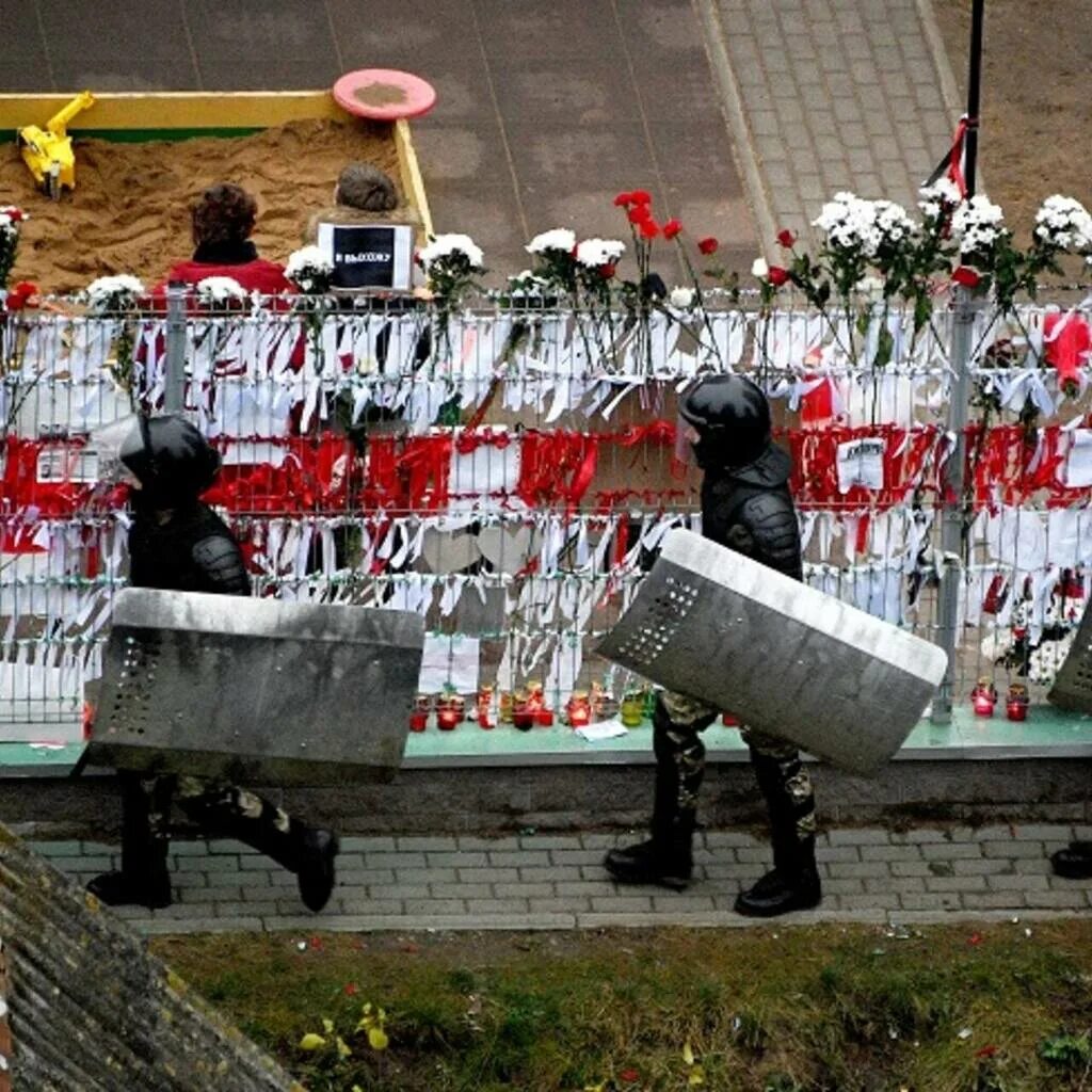 Беларусь скорбит. Протесты БЧБ В Беларуси. Революция в Минске. СМИ цветные революции.