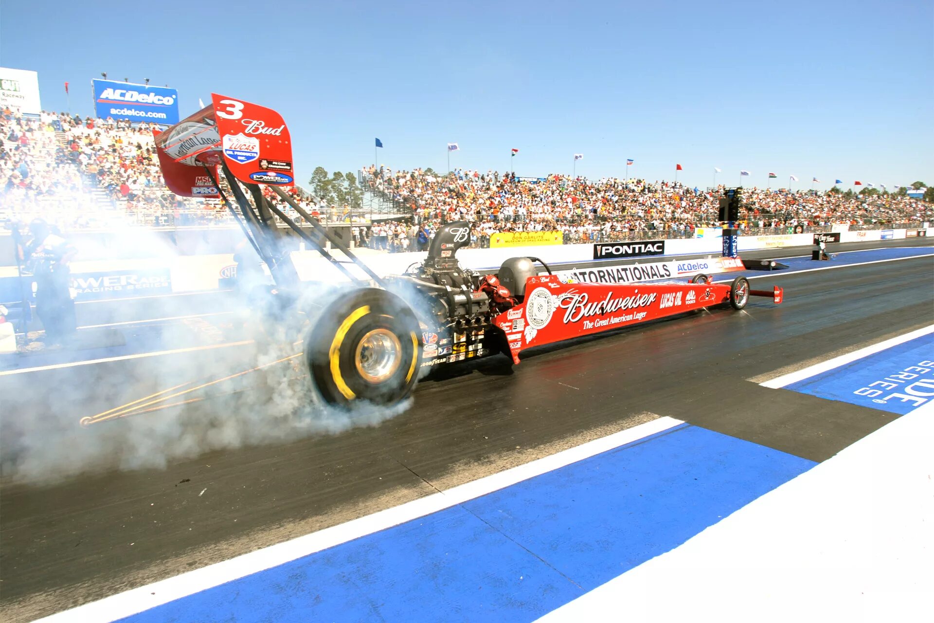 Драг рейсинг где. Drag Racing гонки. Драгстер на старте. Драг рейсинг машины. Машины для скоростных гонок.