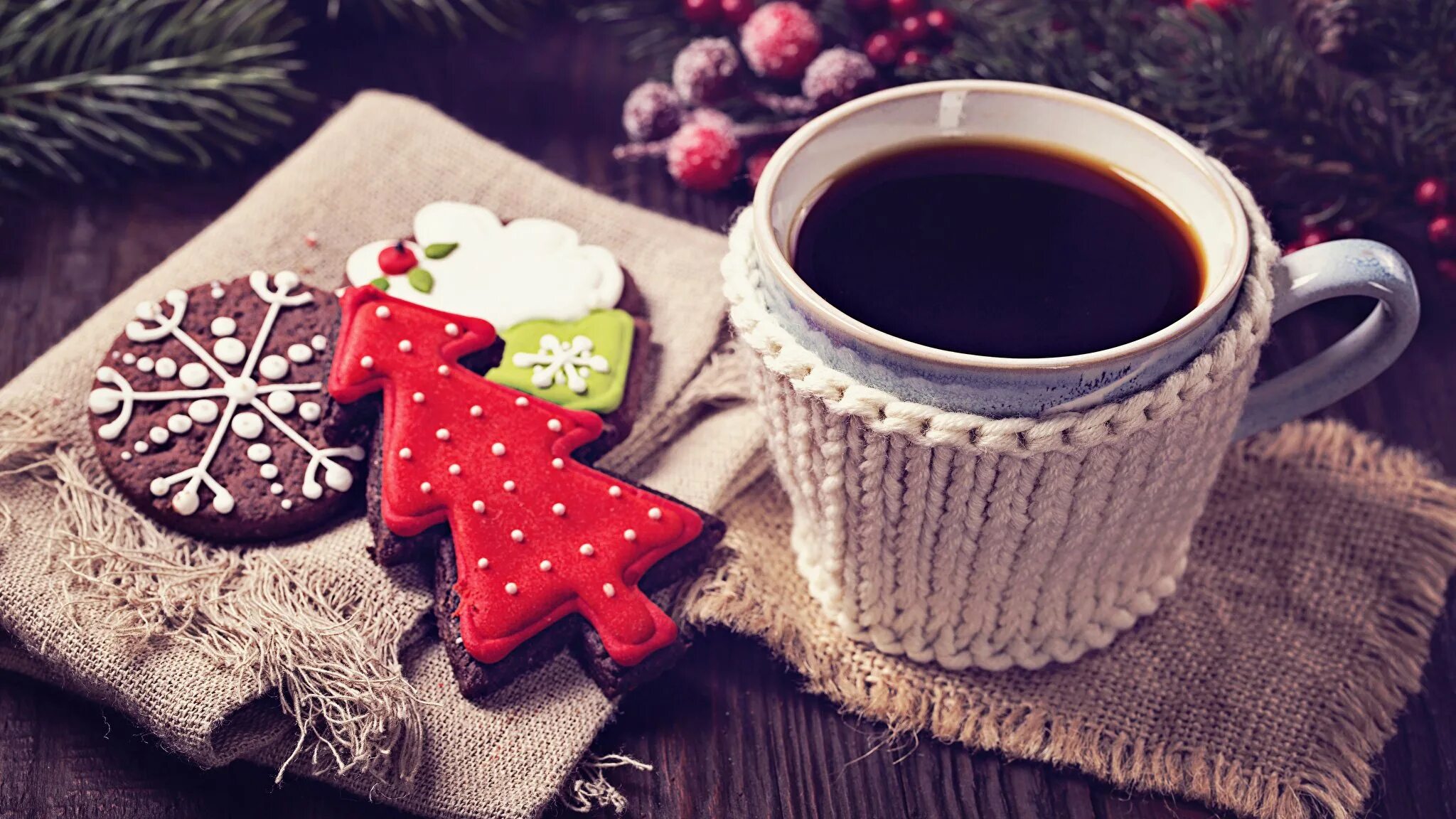 Кофе новый год. Новогоднее чаепитие. Новогоднее утро. Новогодний чай. С добрым утром картинки красивые зимние необычные
