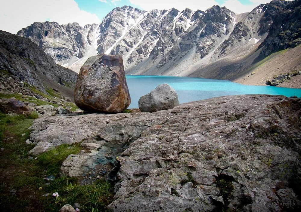 Озеро ала Куль Кыргызстан. Киргизия озеро ала Куль водопад. Ала кель