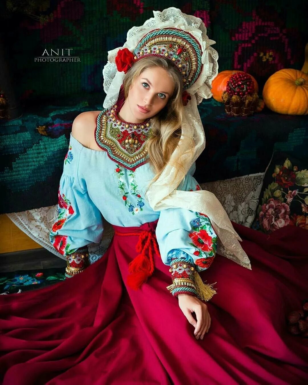 Красивые русские костюмы. Аргунов девушка в кокошнике.