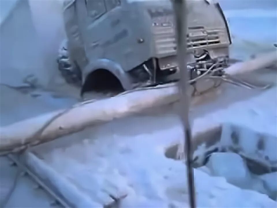 Камаз 5320 дальнобой. Камаз сайгак зимник. Камаз ушел под лед. Камаз замерз. Камаз замерз.