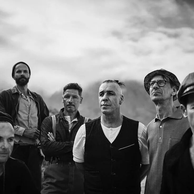 Rammstein. Rammstein 2019 фотосессия. Рамштайн Zeit. Рамштайн новый альбом. Слушать рамштайн все песни подряд без остановки