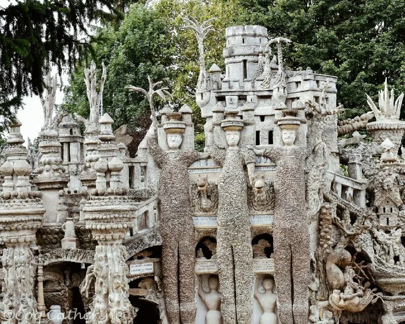 идеальный дворец фердинанда шавваля. идеальный дворец отзывы. невероятная история почтальона шеваля. идеальный дворец отзывы. дворец шеваля во франции.